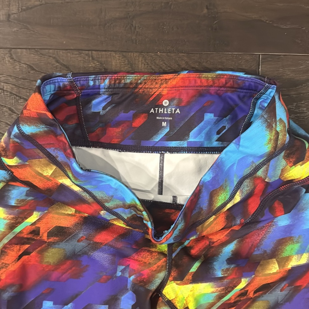 Athleta Women’s Leggings Size Medium - Multicolor Abstract Pattern - Picture 3 of 6